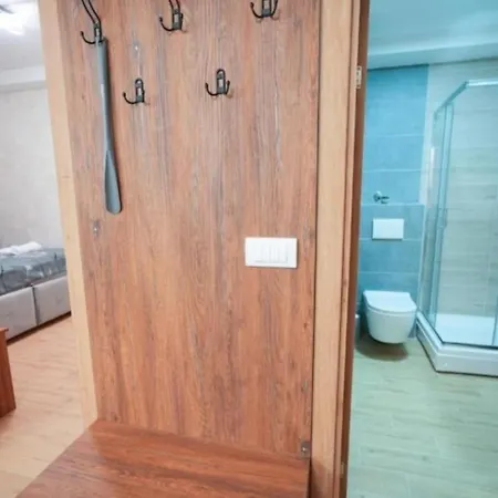 Aura Hills * Divčibare